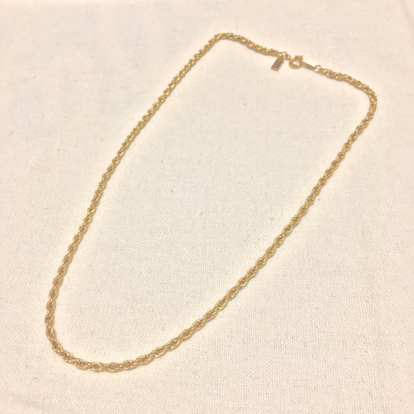 Vintage Jewelry - Elegant Gold Rope Chain Necklace